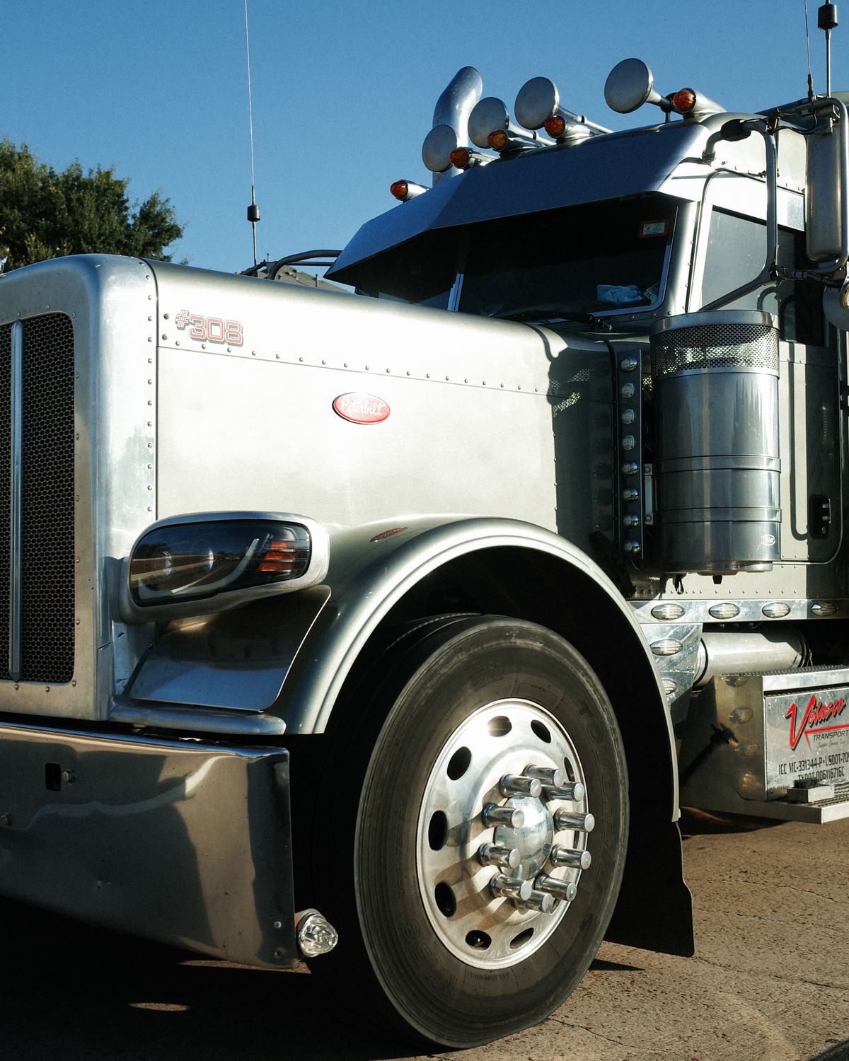 Peterbilt semi truck used in JBA1 Driving School training